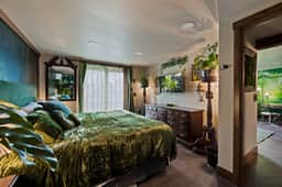 The Grove - King Beds & Hot Tub - No pets - Image 3