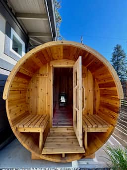 Modern Nordic Nest: Sauna & Stroll to Galveston - Image 5