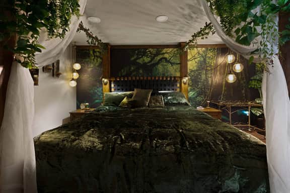 The Grove - King Beds & Hot Tub - No pets - Image 2