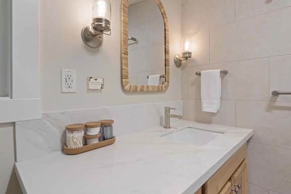Near River Trail - Pet-Free - King - Local Hosts - Image 4