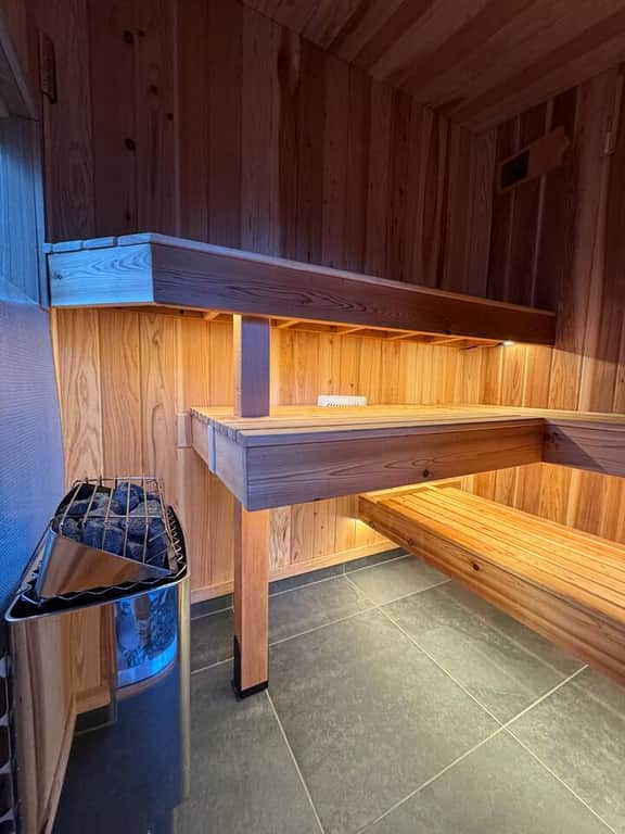 Top 5% - Finnish Sauna - Near Old Mill - No Pets - Image 5