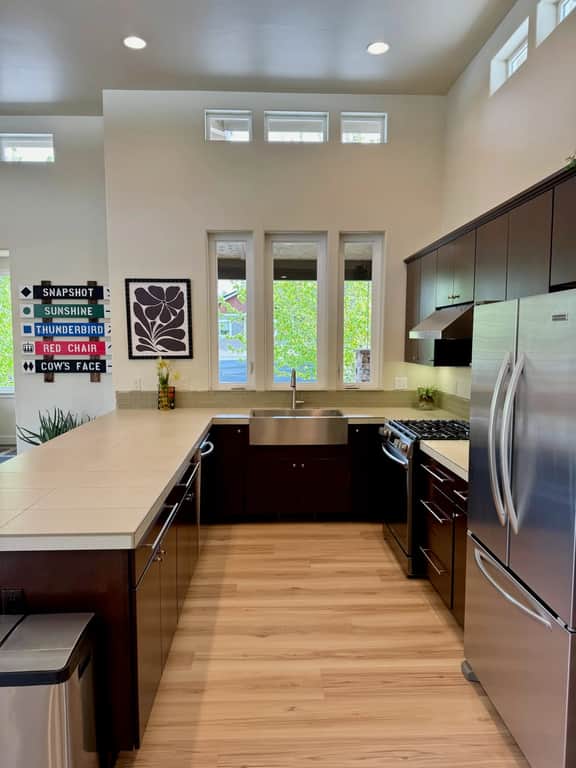 Modern Nordic Nest: Sauna & Stroll to Galveston - Image 4